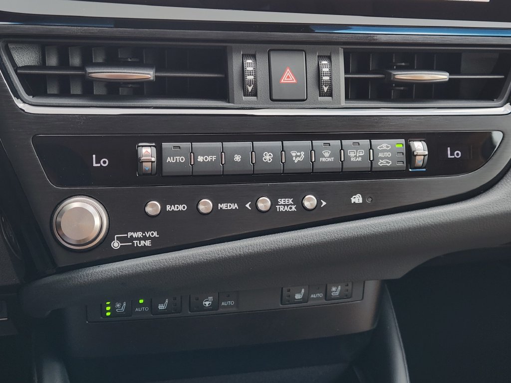 Certified 2025 Lexus ES 350 w/ Premium Package FWD image 18