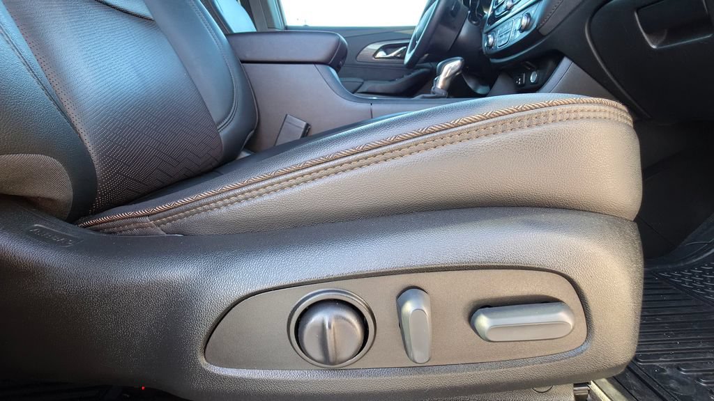 Used 2023 Chevrolet Traverse High Country AWD/4WD image 70
