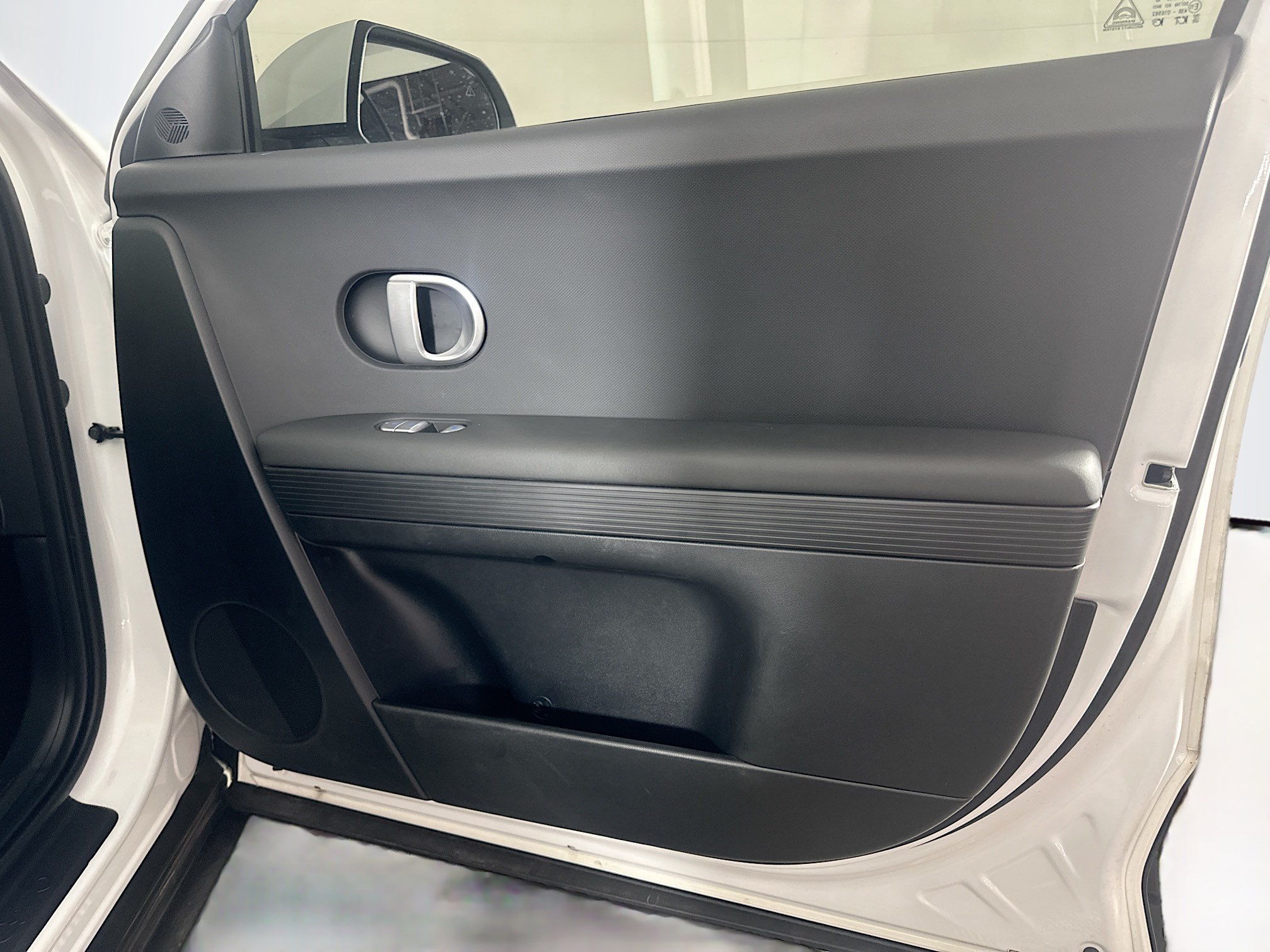 Used 2024 Hyundai Ioniq 5 SEL RWD image 32