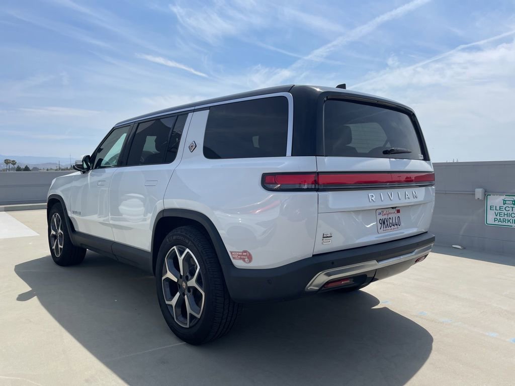 Used 2024 Rivian R1S Adventure image 4