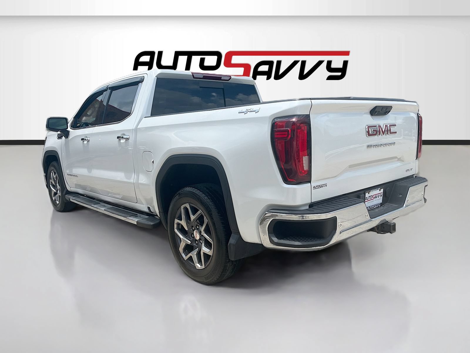 Used 2023 GMC Sierra 1500 SLT w/ SLT Premium Plus Package AWD/4WD image 5
