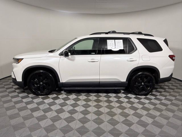 Used 2025 Honda Pilot Black Edition image 3