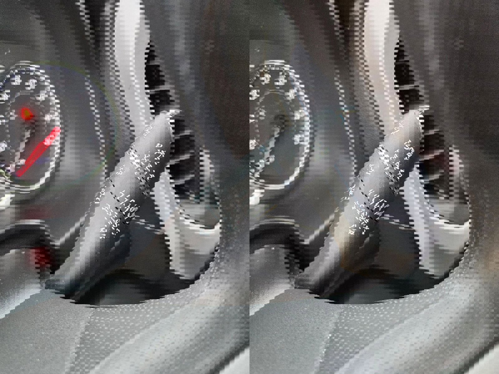 Used 2021 GMC Acadia SLE w/ Driver Convenience Package FWD image 15