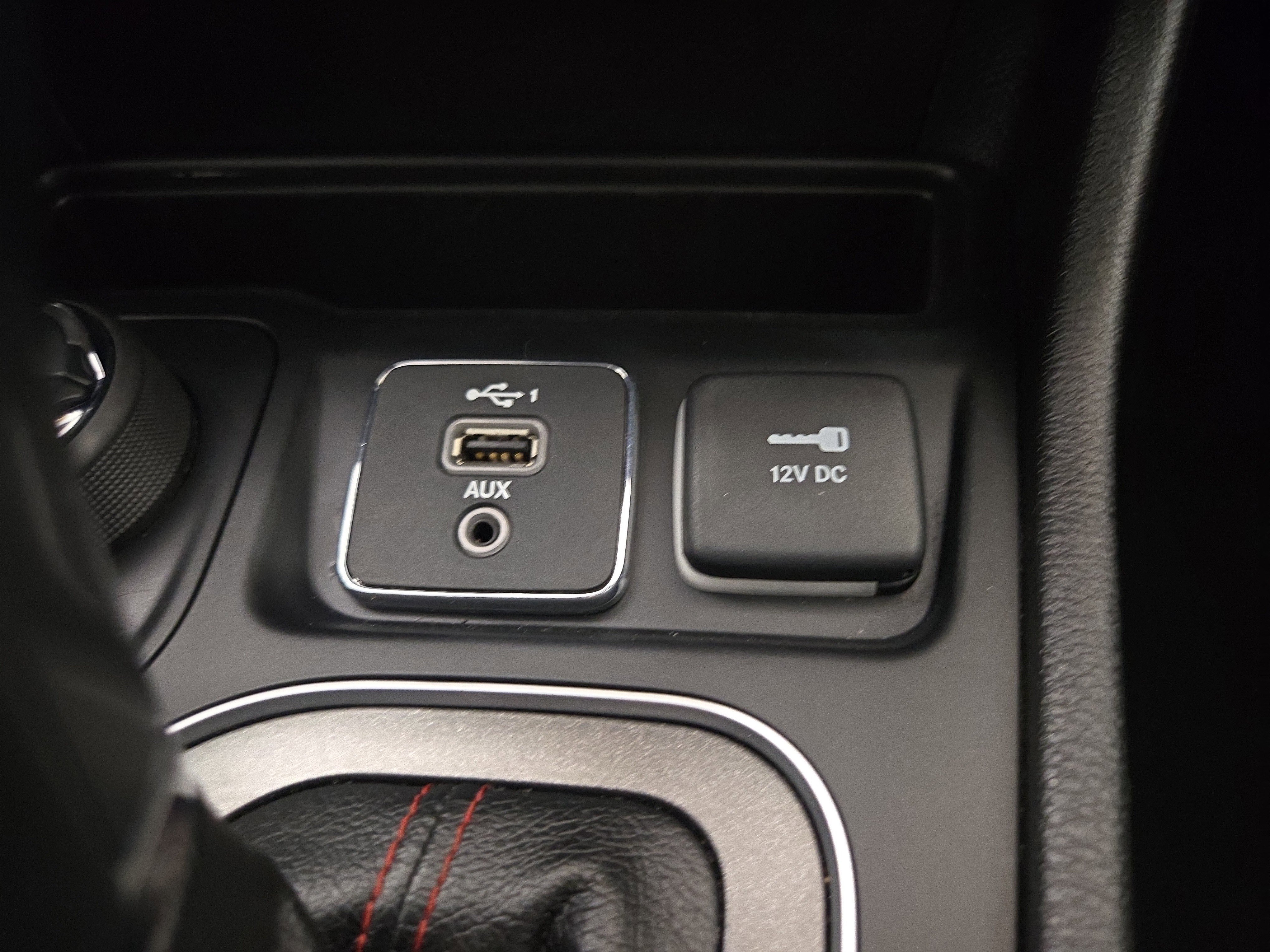 Used 2021 Jeep Cherokee Trailhawk w/ Sun & Sound Group image 27