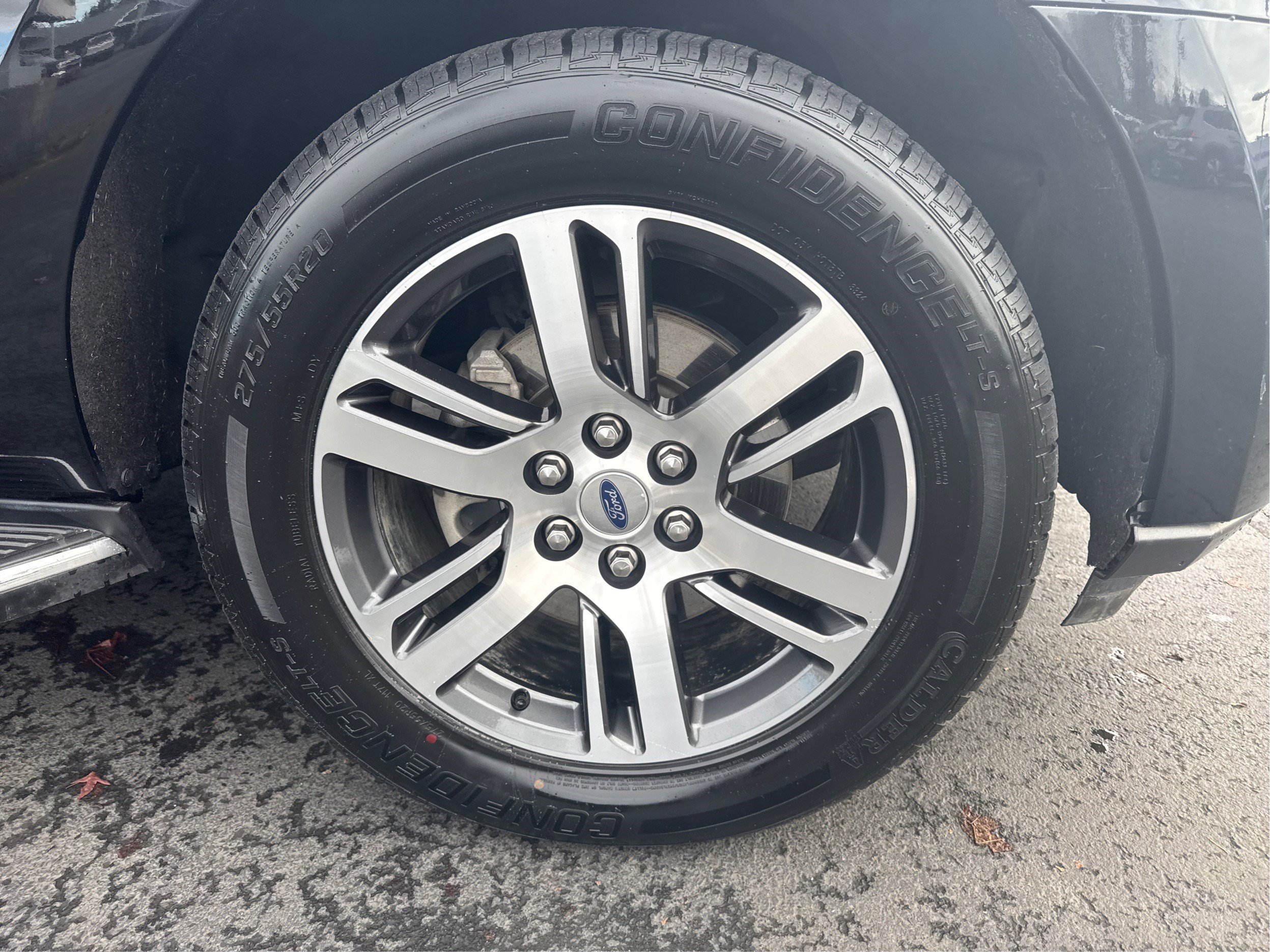 Used 2023 Ford Expedition Limited image 19