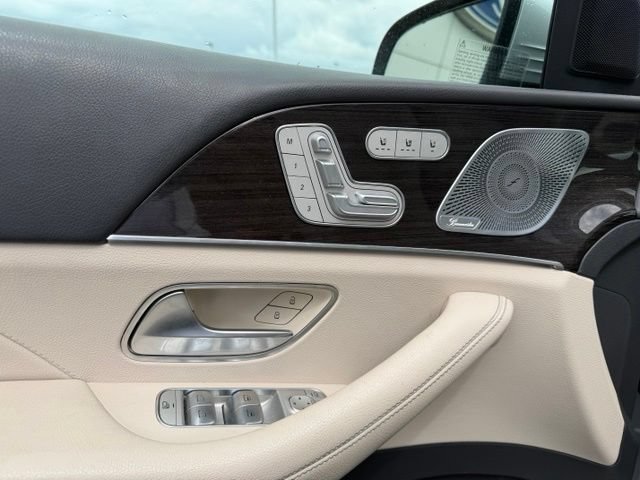 Used 2020 Mercedes-Benz GLS 450 4MATIC image 12