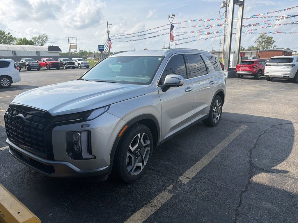 Used 2025 Hyundai Palisade Limited FWD image 3
