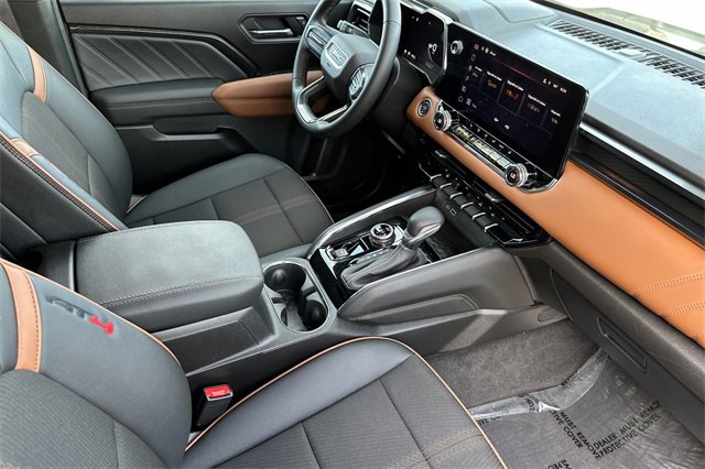 Used 2025 GMC Canyon AT4 image 15