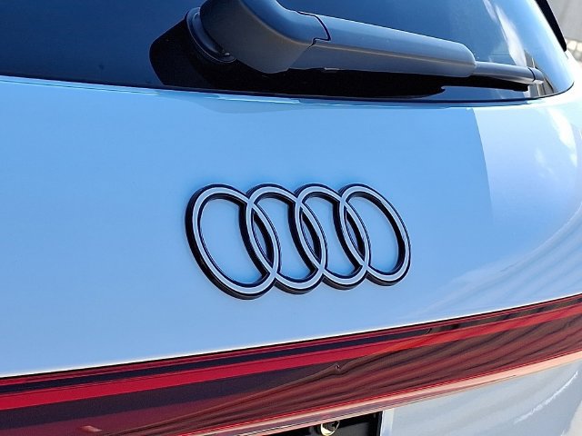 Used 2025 Audi Q5 Premium Plus w/ Premium Plus AWD/4WD image 19