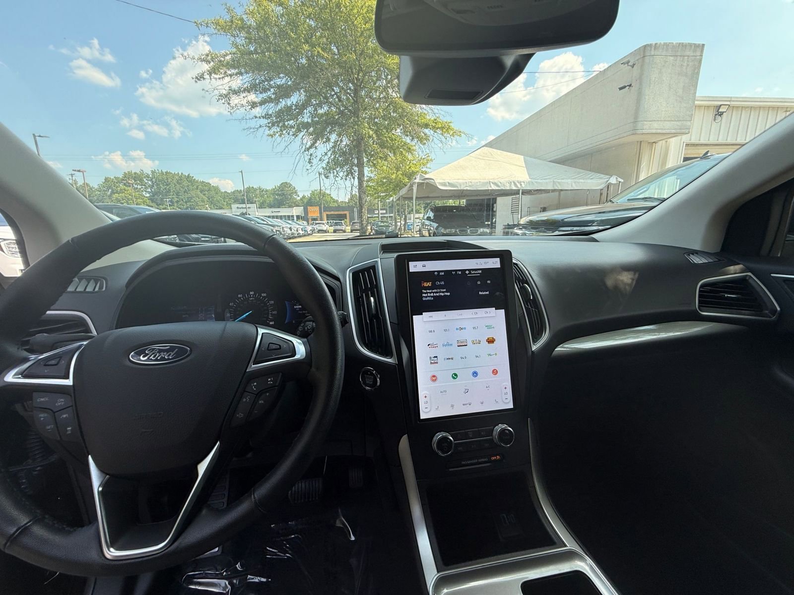 Used 2024 Ford Edge SEL image 33