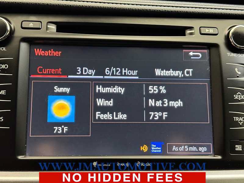 Used 2018 Toyota Highlander XLE AWD/4WD image 25