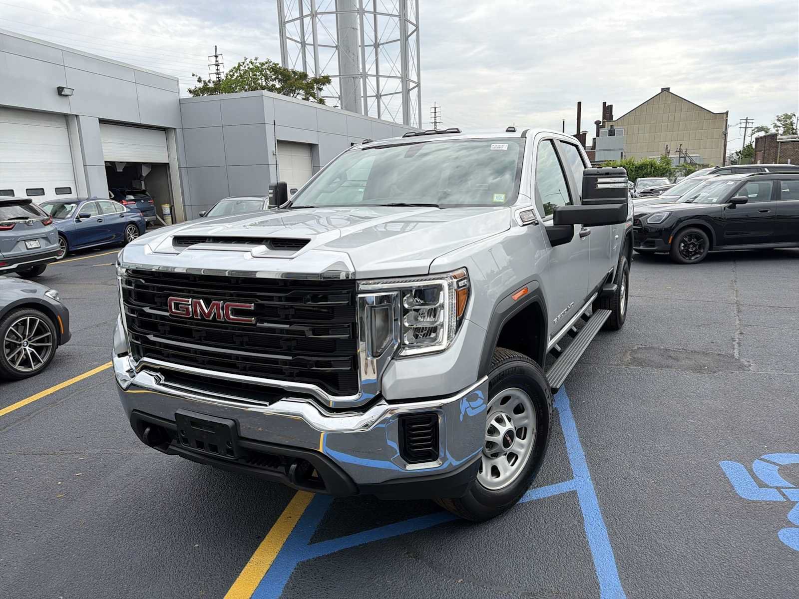 Used 2023 GMC Sierra 3500 Pro w/ Convenience Package AWD/4WD image 3