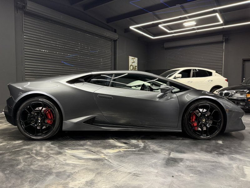 Used 2018 Lamborghini Huracan LP 580-2 RWD image 4