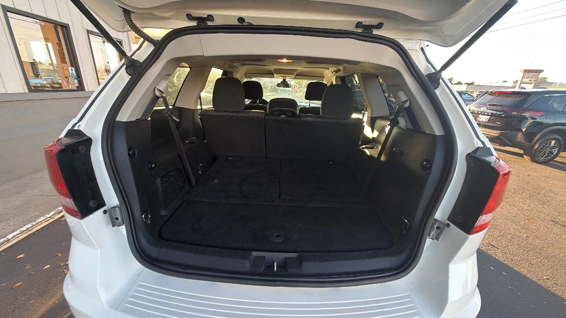 Used 2018 Dodge Journey SE AWD/4WD image 16