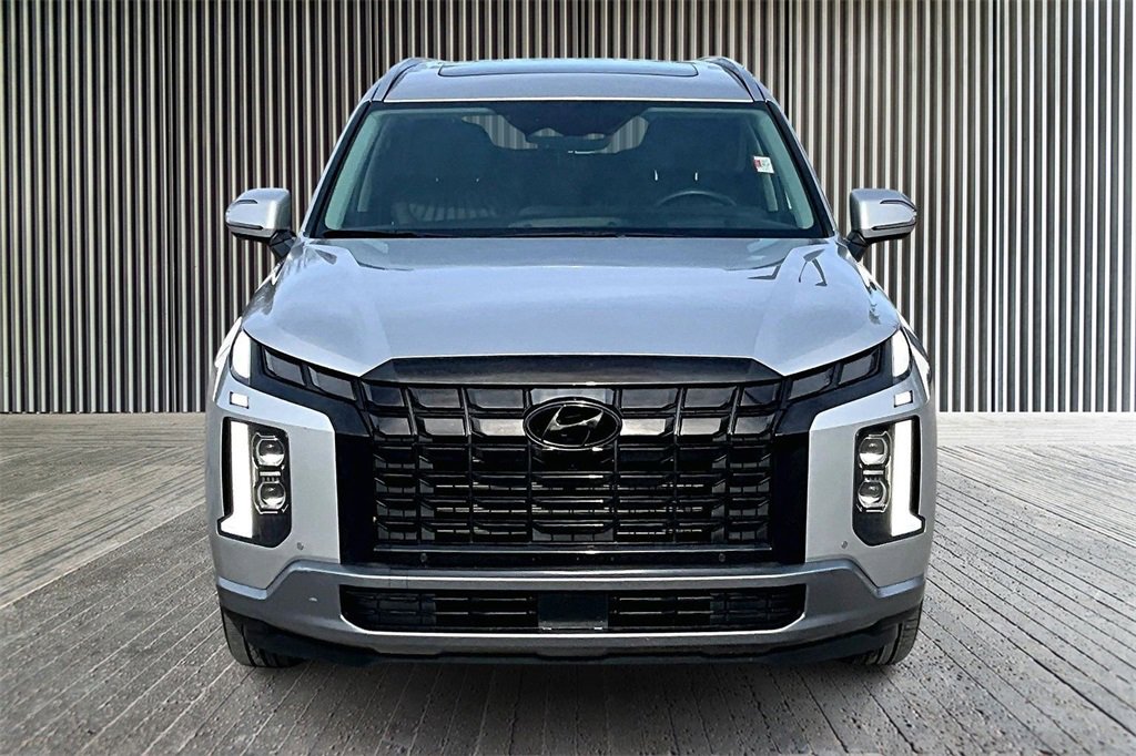 Used 2024 Hyundai Palisade Limited image 3