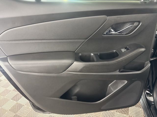 Used 2023 Chevrolet Traverse LT image 19