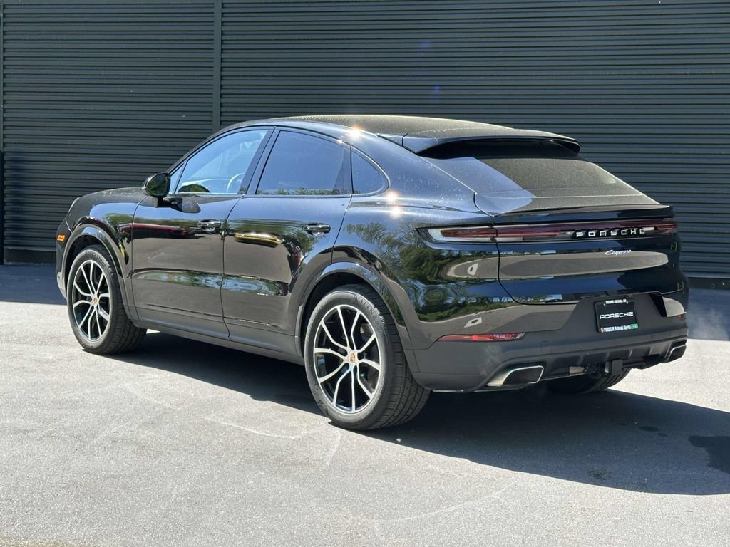 Certified 2026 Porsche Cayenne Coupe AWD/4WD image 3