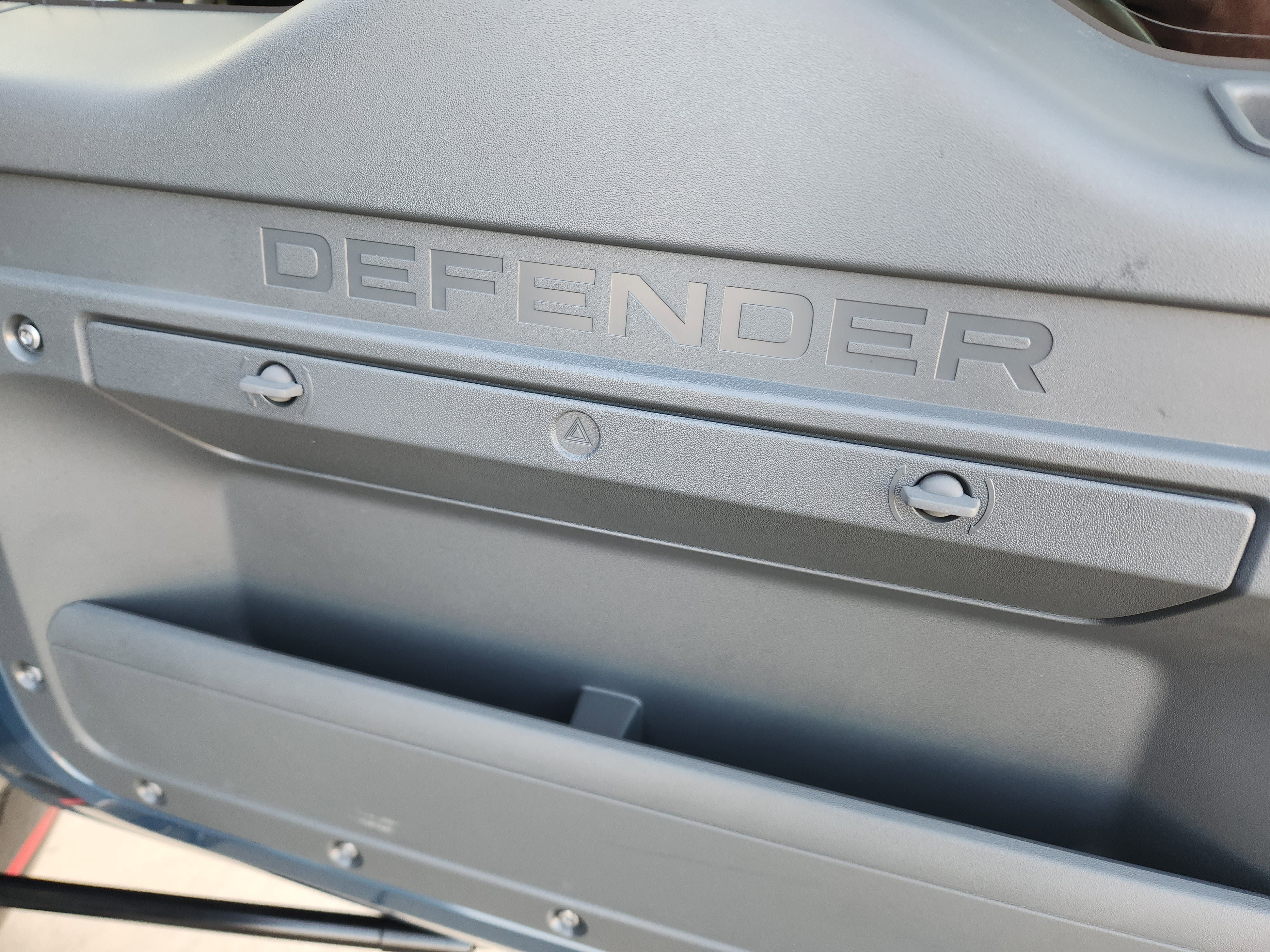 Used 2025 Land Rover Defender 110 X-Dynamic SE image 35