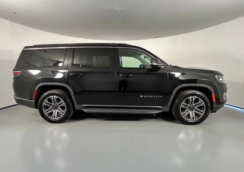 Used 2022 Jeep Wagoneer Series III AWD/4WD image 8