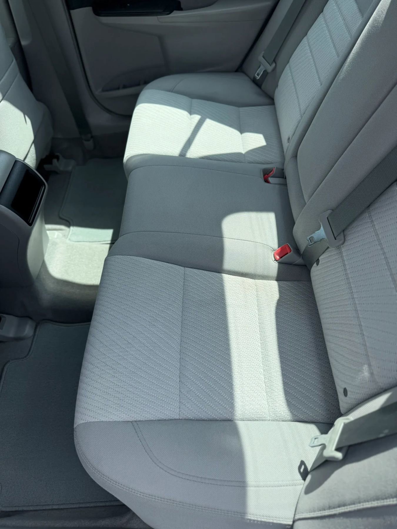 Used 2016 Toyota Camry LE FWD image 25