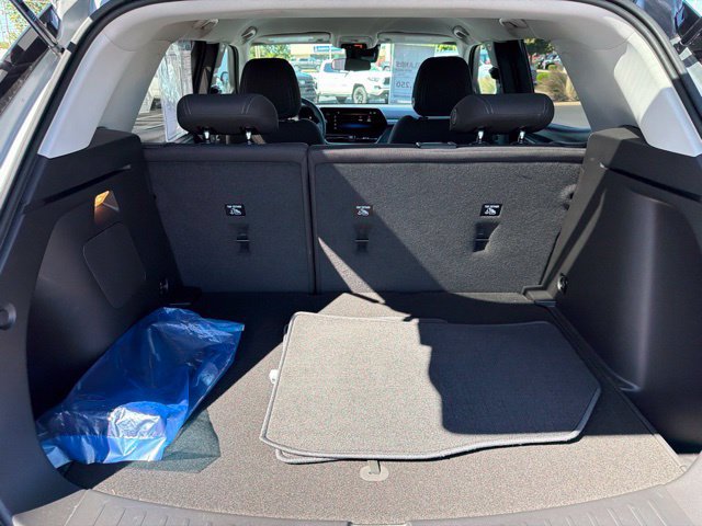 Used 2024 Chevrolet TrailBlazer LT w/ LT Cold Weather Package FWD image 35