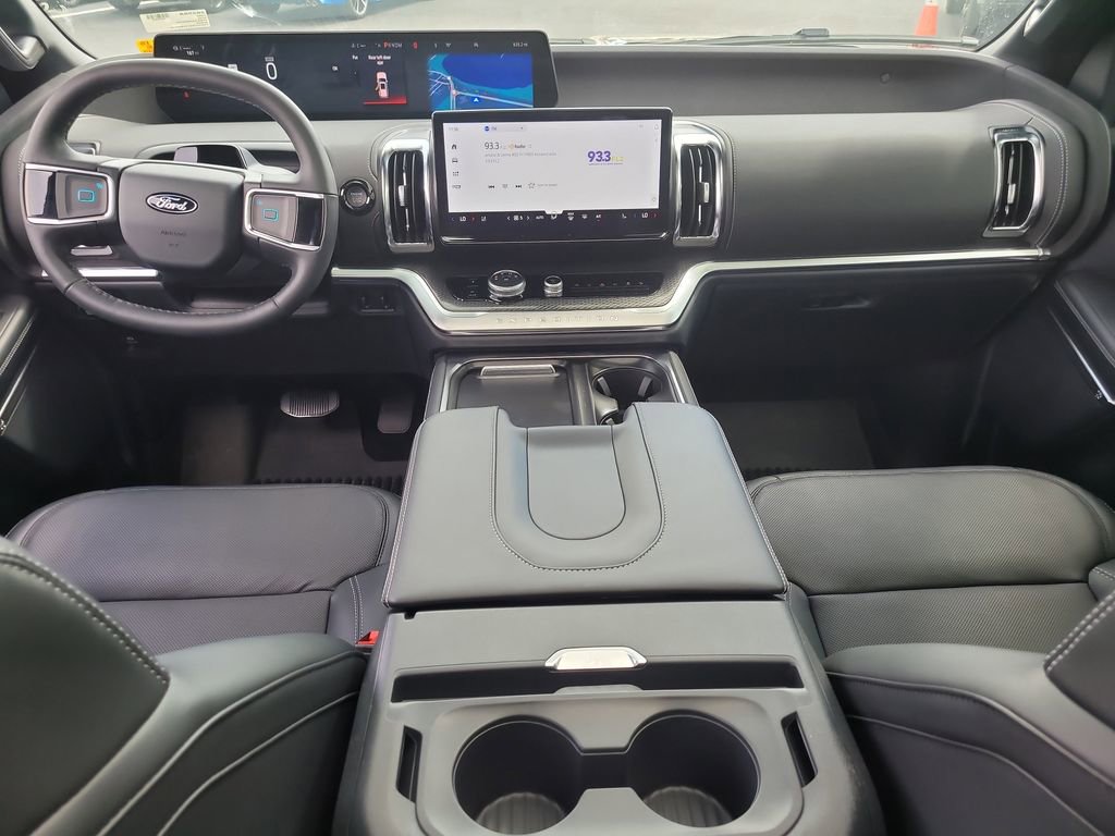 Used 2026 Ford Expedition Platinum w/ Stealth Performance Package image 15