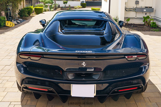 Used 2025 Ferrari 296 GTS RWD image 18