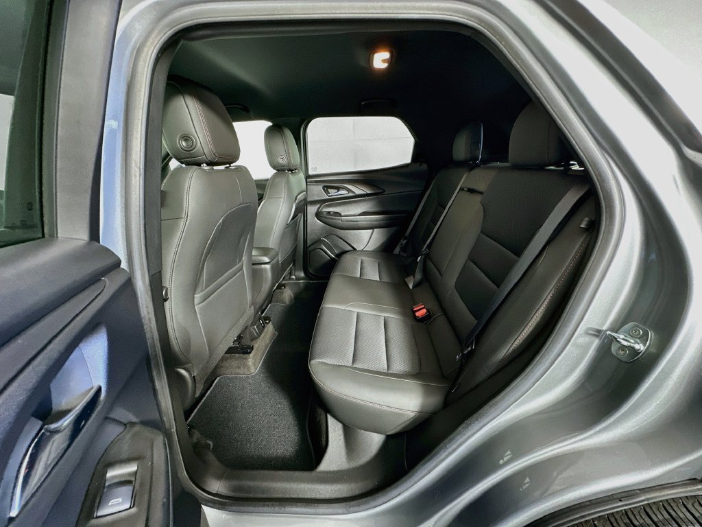Used 2023 Chevrolet TrailBlazer RS w/ Convenience Package FWD image 24