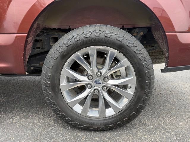 Used 2015 Ford F150 XLT w/ Equipment Group 302A Luxury AWD/4WD image 9