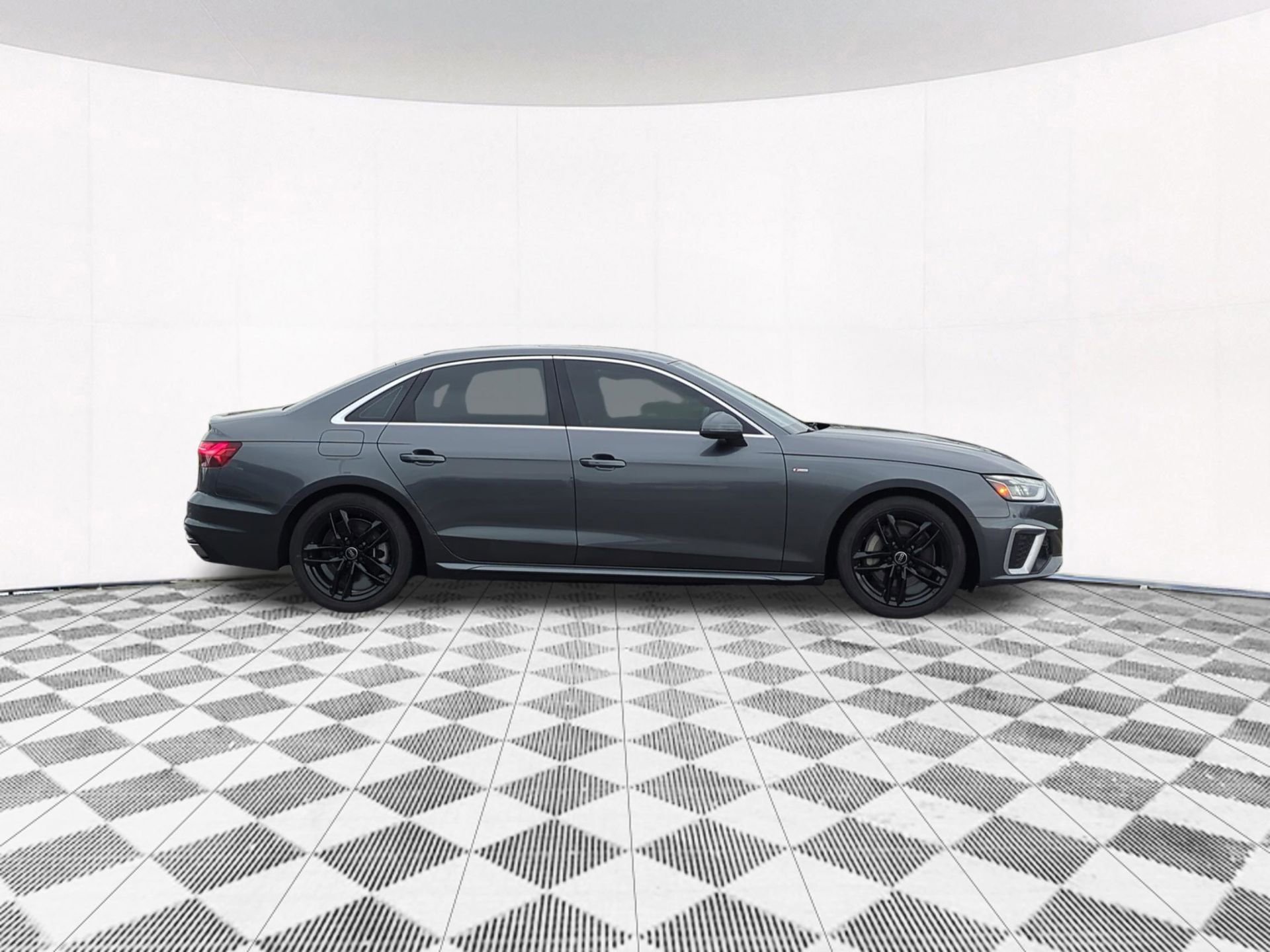 Used 2024 Audi A4 2.0T Premium Plus image 12