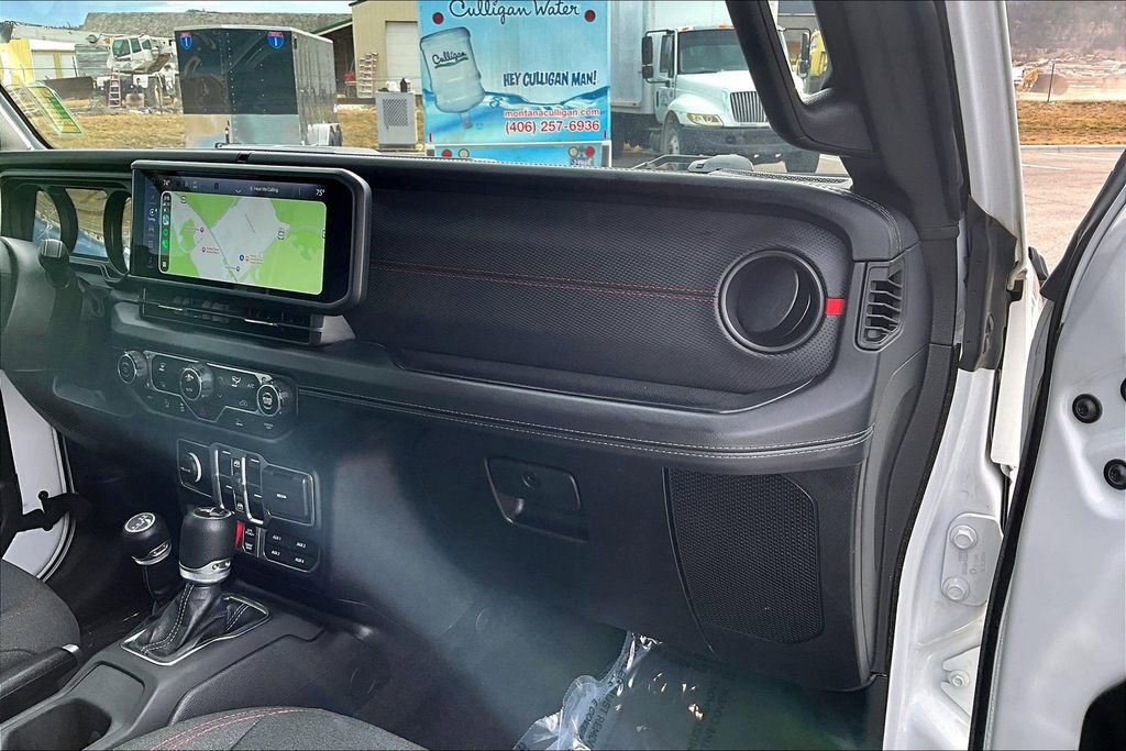 Used 2025 Jeep Wrangler Unlimited Rubicon AWD/4WD image 17
