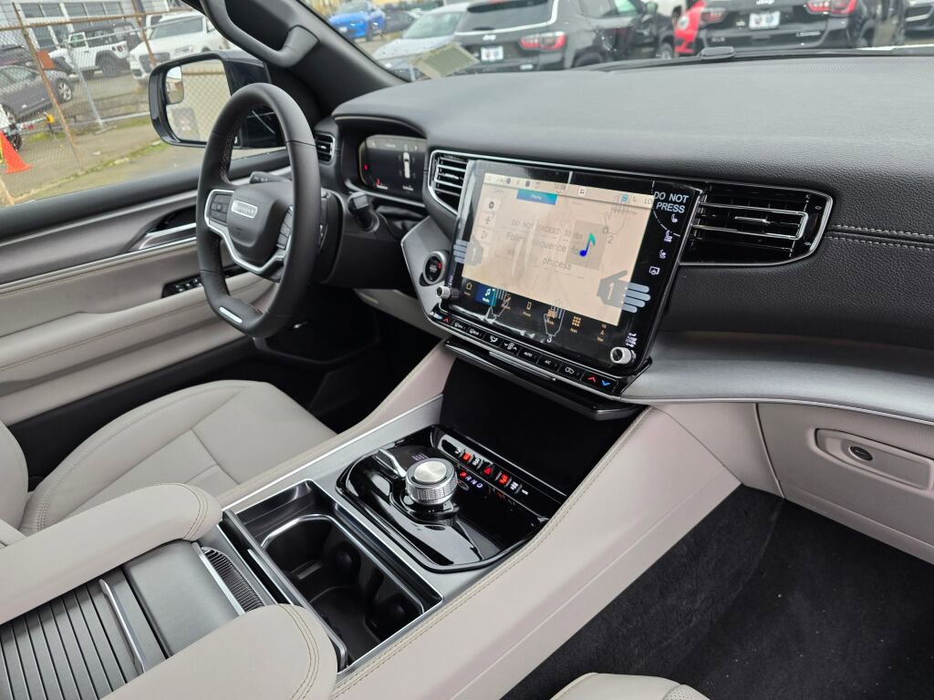 New 2025 Jeep Wagoneer Series II image 13