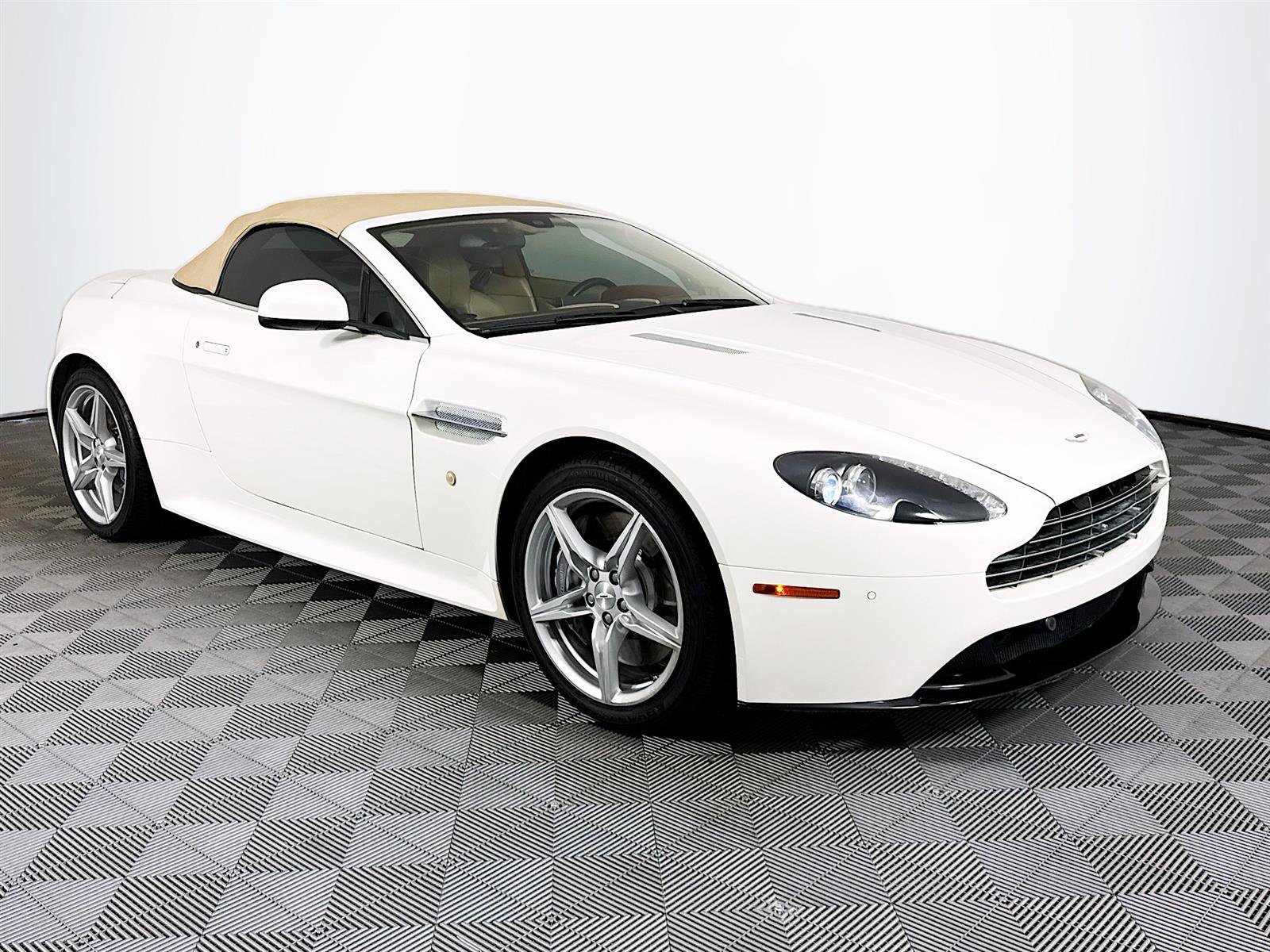 Used 2016 Aston Martin V8 Vantage S