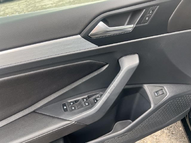 Used 2026 Volkswagen Jetta Sport FWD image 30