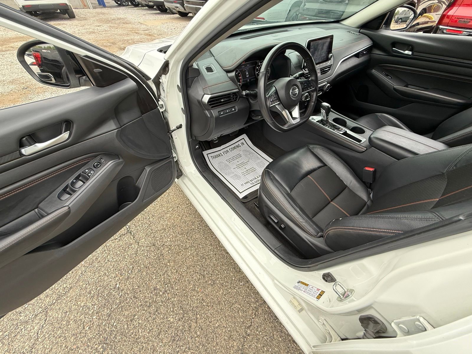 Used 2022 Nissan Altima 2.5 SR FWD image 12