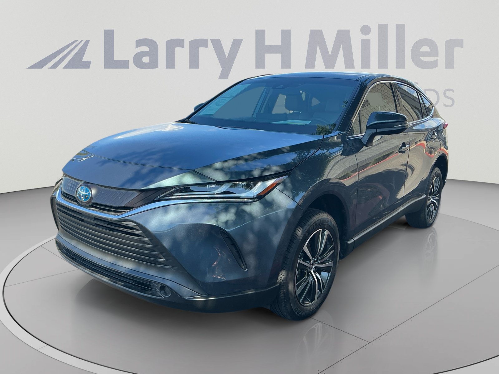 Certified 2024 Toyota Venza LE AWD/4WD image 1