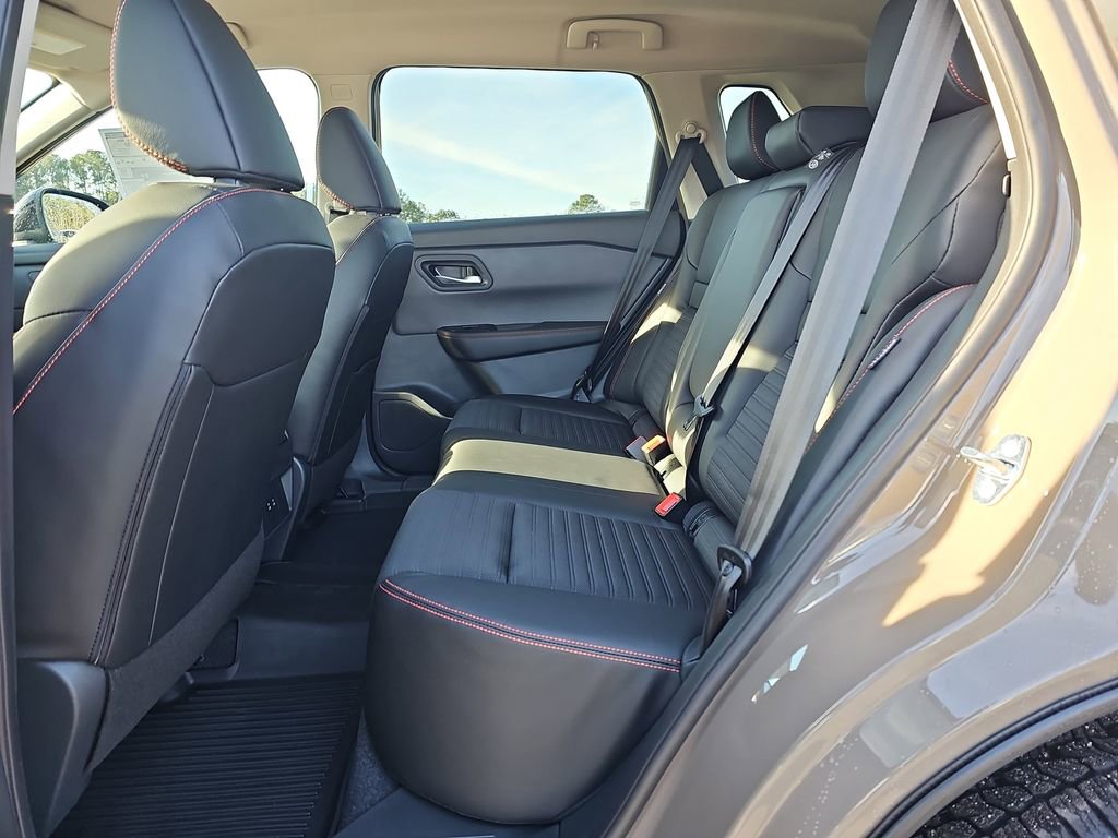 New 2026 Nissan Rogue SV AWD/4WD image 18