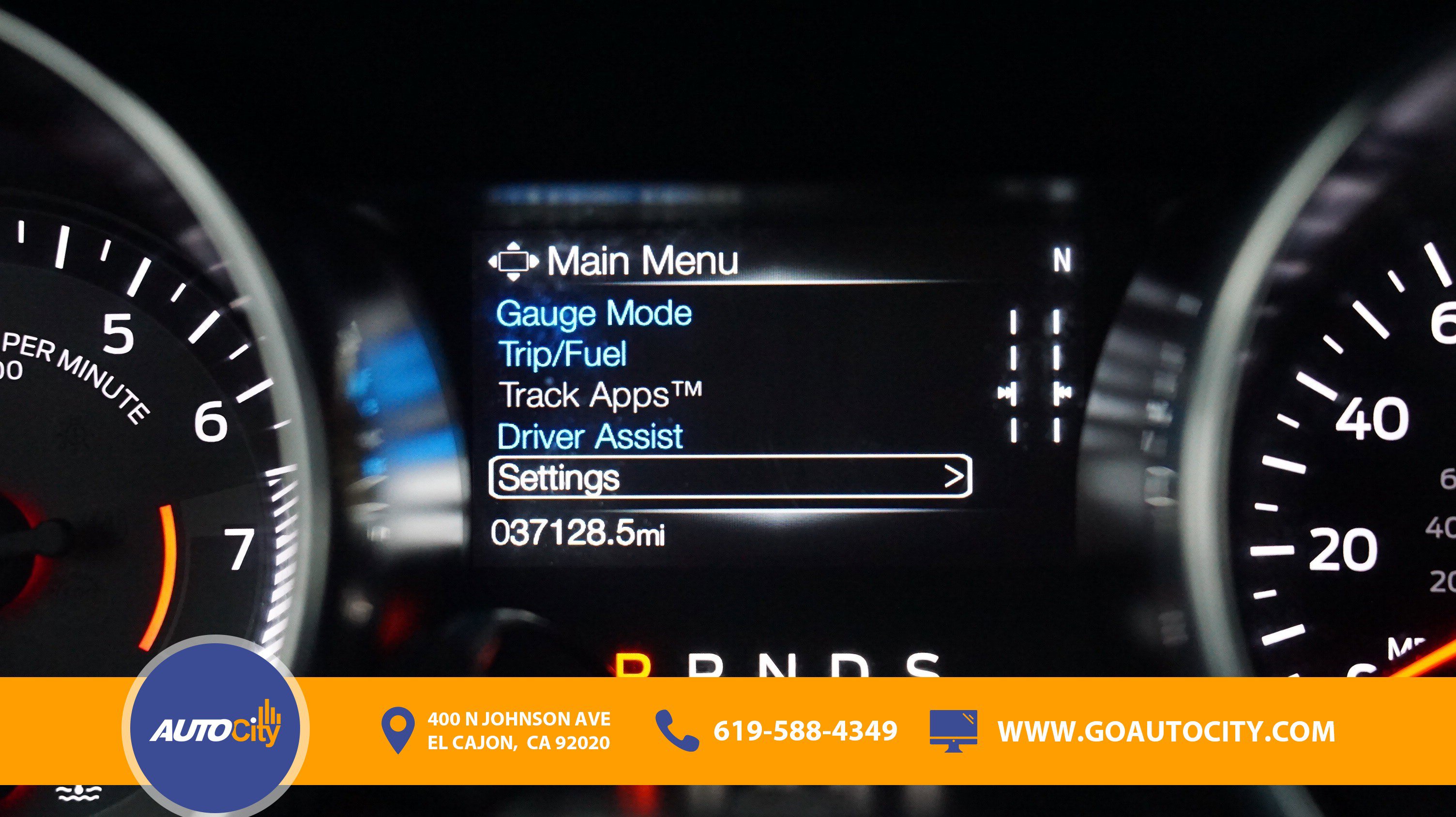 Used 2023 Ford Mustang Convertible RWD image 3