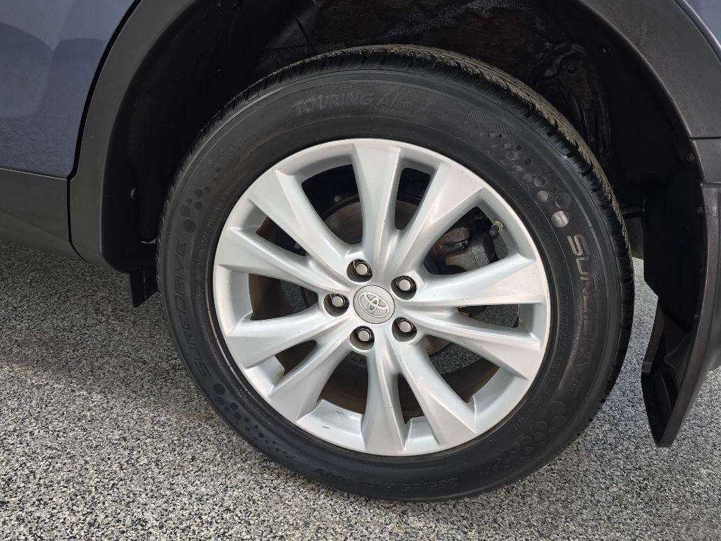 Used 2013 Toyota RAV4 Limited AWD/4WD image 34