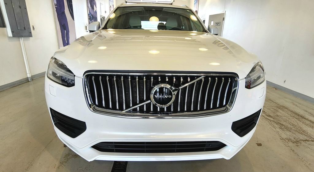 Used 2021 Volvo XC90 T5 Momentum w/ Climate Package AWD/4WD image 3