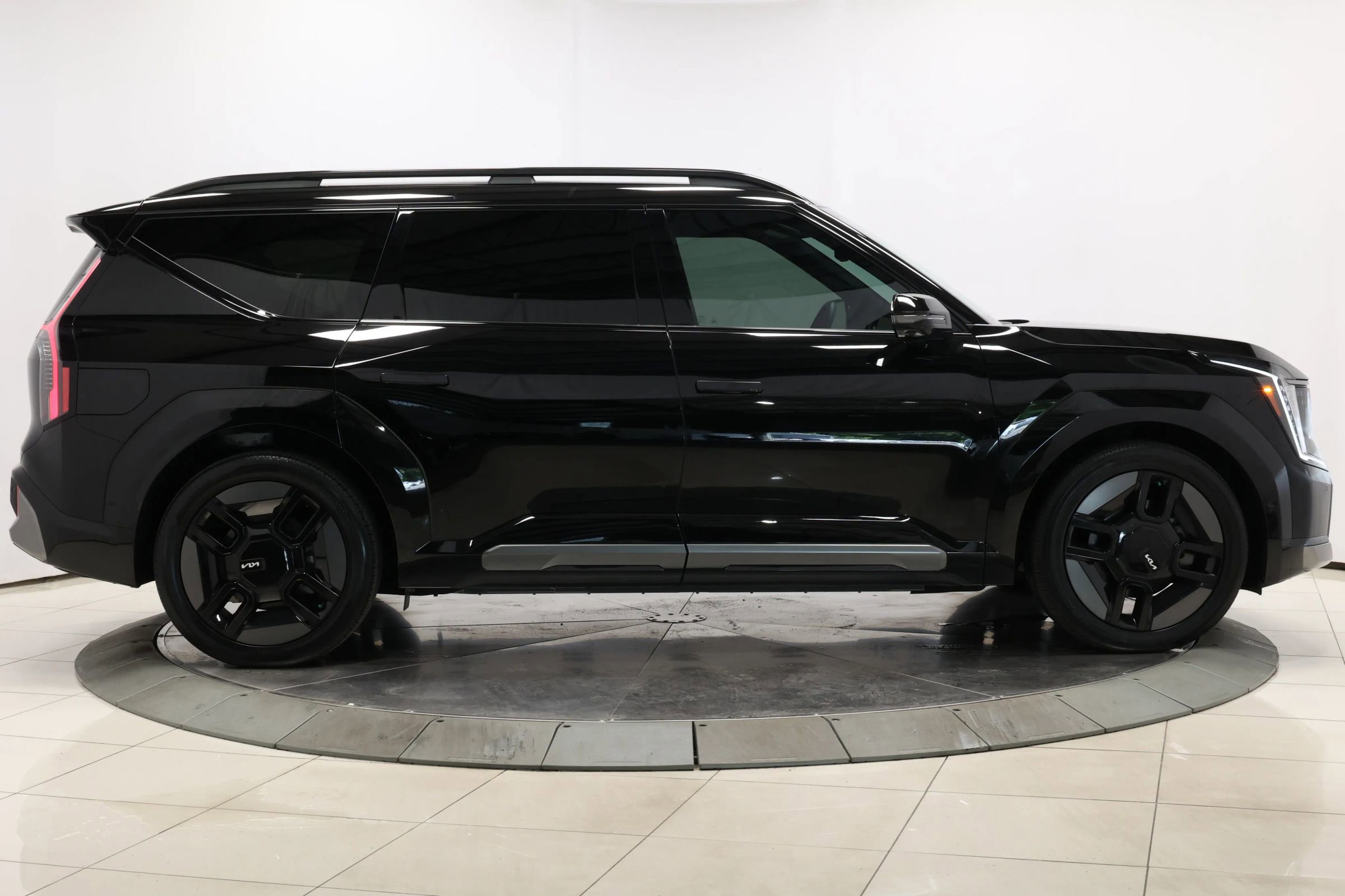 Used 2024 Kia EV9 GT-Line image 97