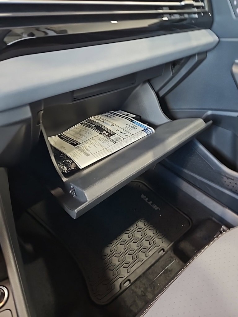 Used 2025 Volkswagen Jetta SE image 28