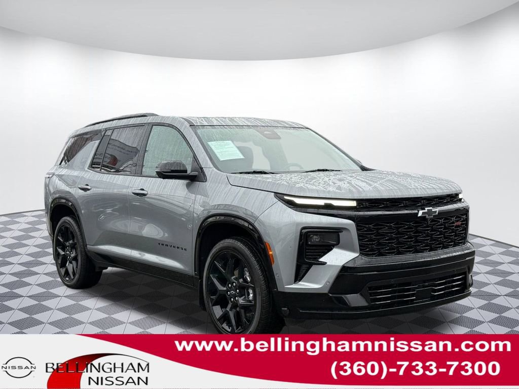 Used 2025 Chevrolet Traverse RS image 1