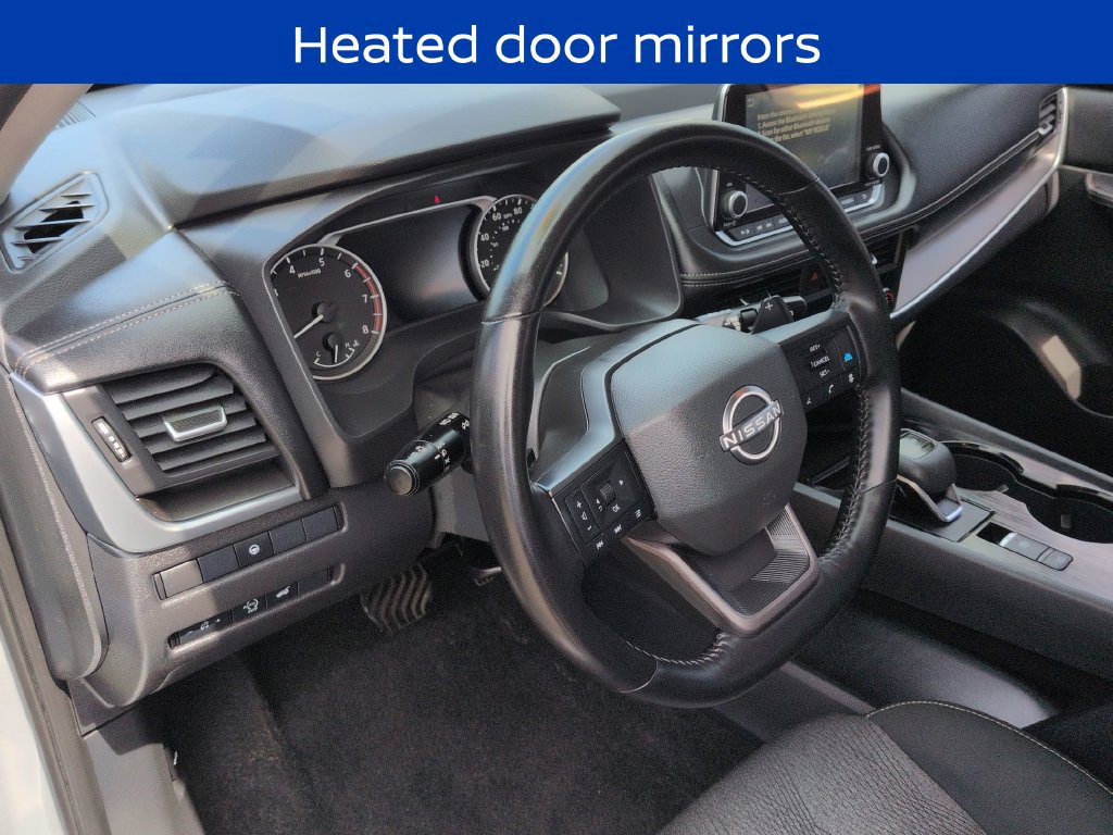 Used 2025 Nissan Rogue SV AWD/4WD image 12