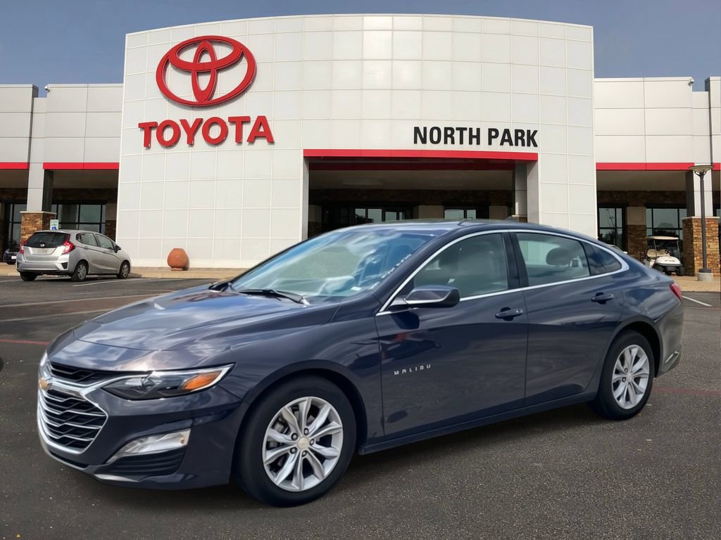 Used 2025 Chevrolet Malibu LT FWD image 1
