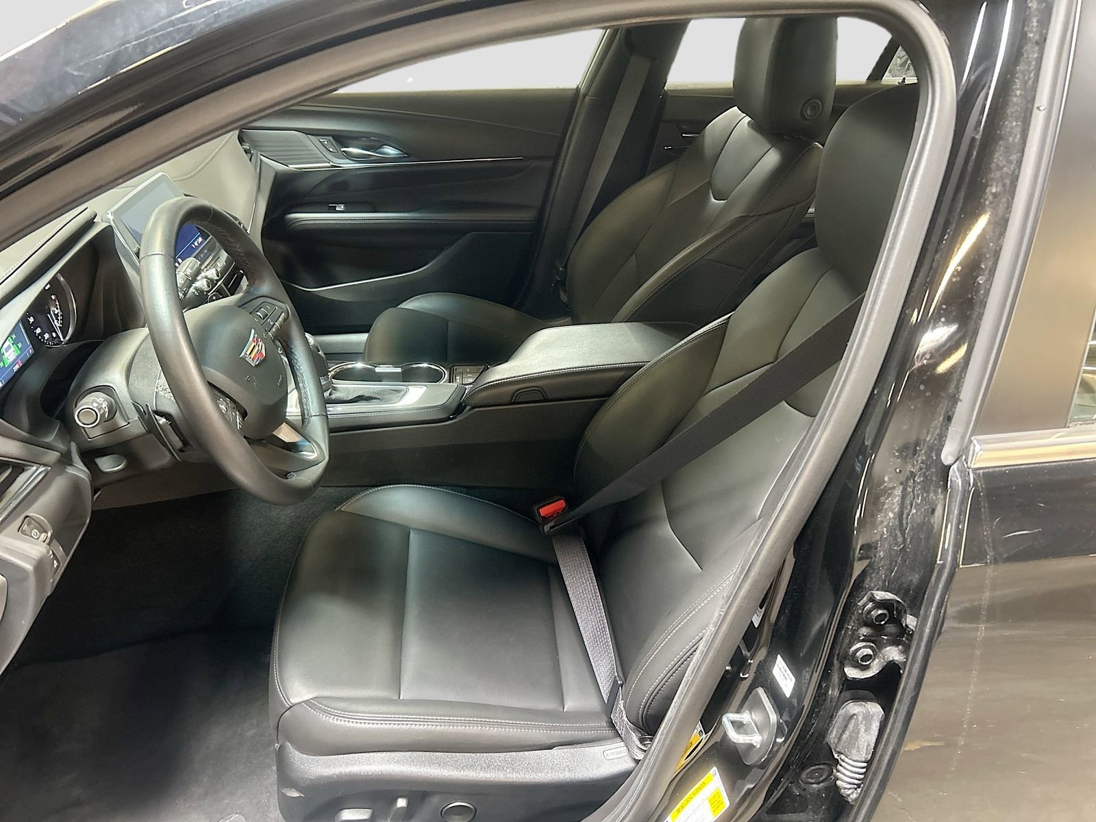 Used 2024 Cadillac CT4 Luxury image 19