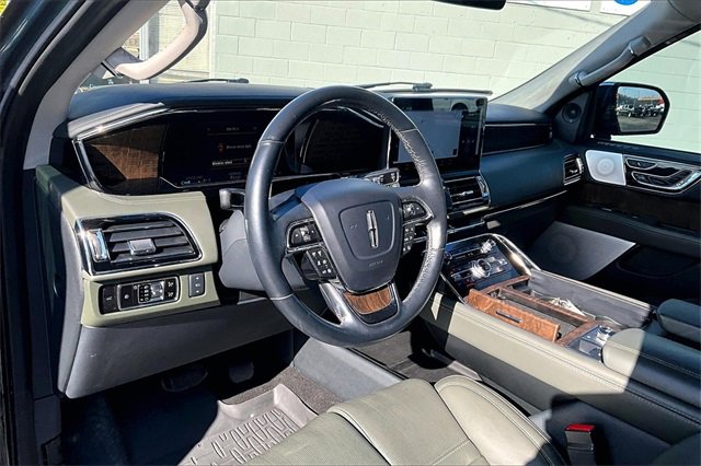 Used 2023 Lincoln Navigator L Black Label image 13