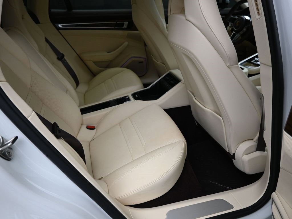 Used 2018 Porsche Panamera 4S image 23