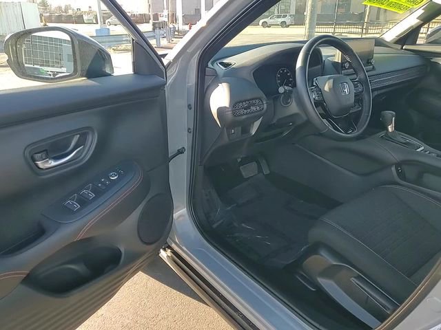 Used 2025 Honda HR-V Sport image 13