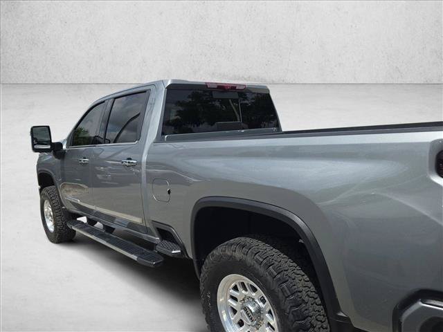 Used 2024 Chevrolet Silverado 2500 High Country w/ High Country Premium Package AWD/4WD image 8